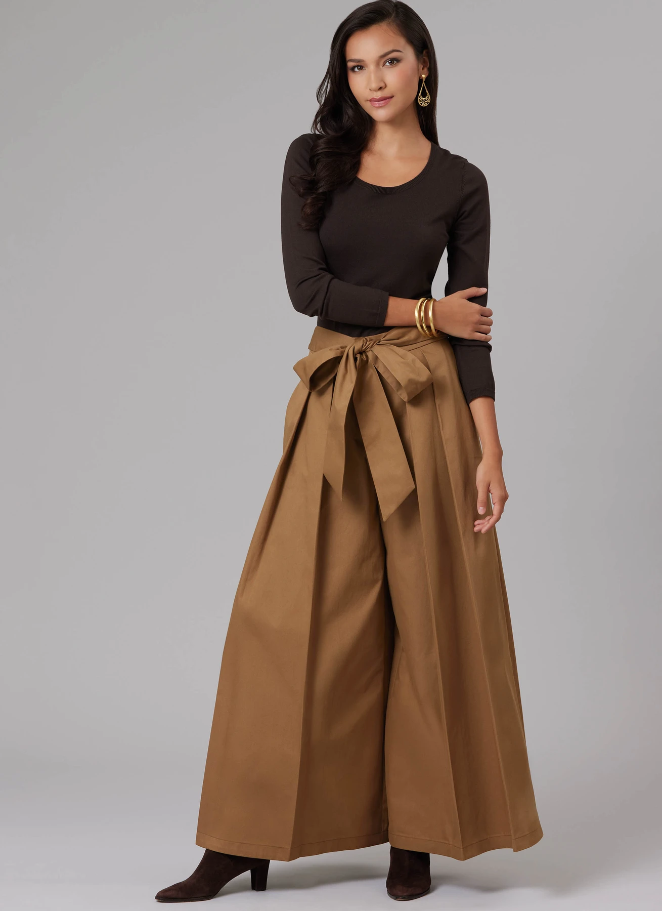 McCall's Sewing Pattern Misses' Pleated Shorts and Pants (PDF) 2 McCall's Sewing Pattern Misses' Pleated Shorts and Pants (PDF)