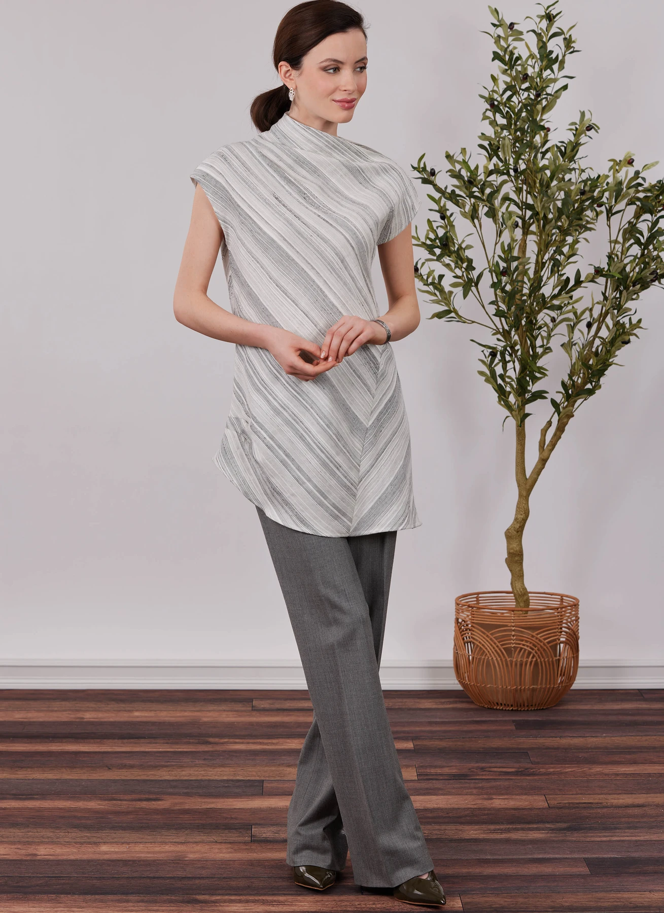 Simplicity Sewing Pattern Misses' Draped Top in Three Lengths 5 Simplicity Sewing Pattern Misses' Draped Top in Three Lengths