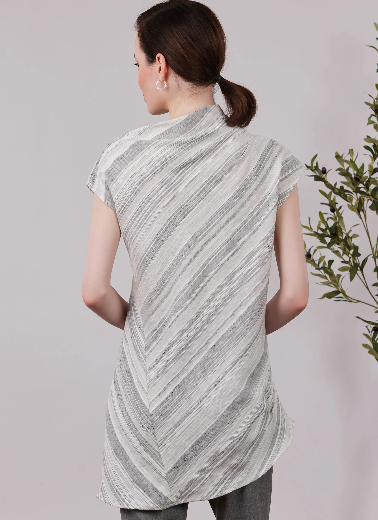 Simplicity Sewing Pattern Misses' Draped Top in Three Lengths (PDF) 6 Simplicity Sewing Pattern Misses' Draped Top in Three Lengths (PDF)