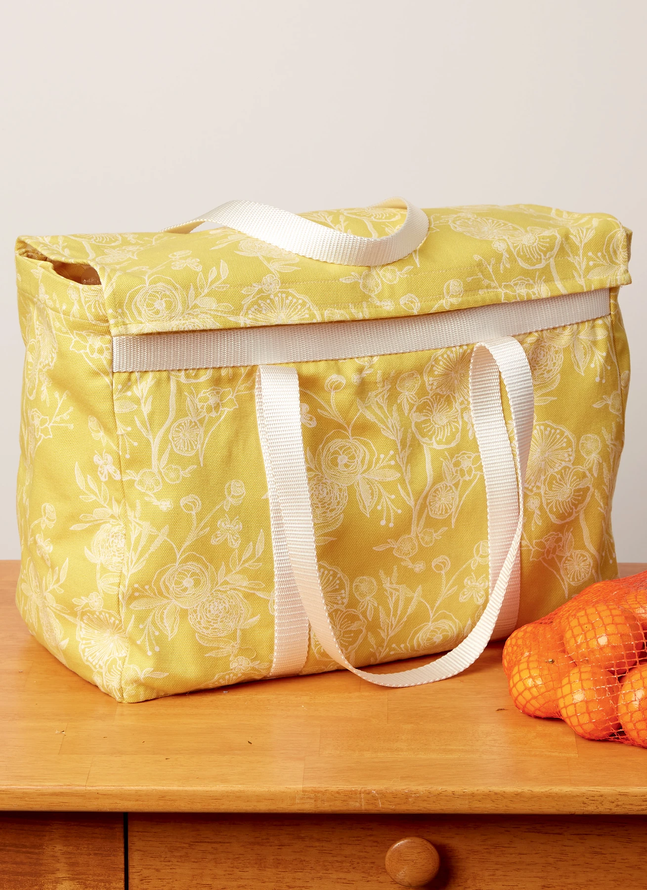 McCall's Sewing Pattern Fruit and Vegetable Bags, Mop Pad, Coffee Filters, Bin and Bag 3 McCall's Sewing Pattern Fruit and Vegetable Bags, Mop Pad, Coffee Filters, Bin and Bag