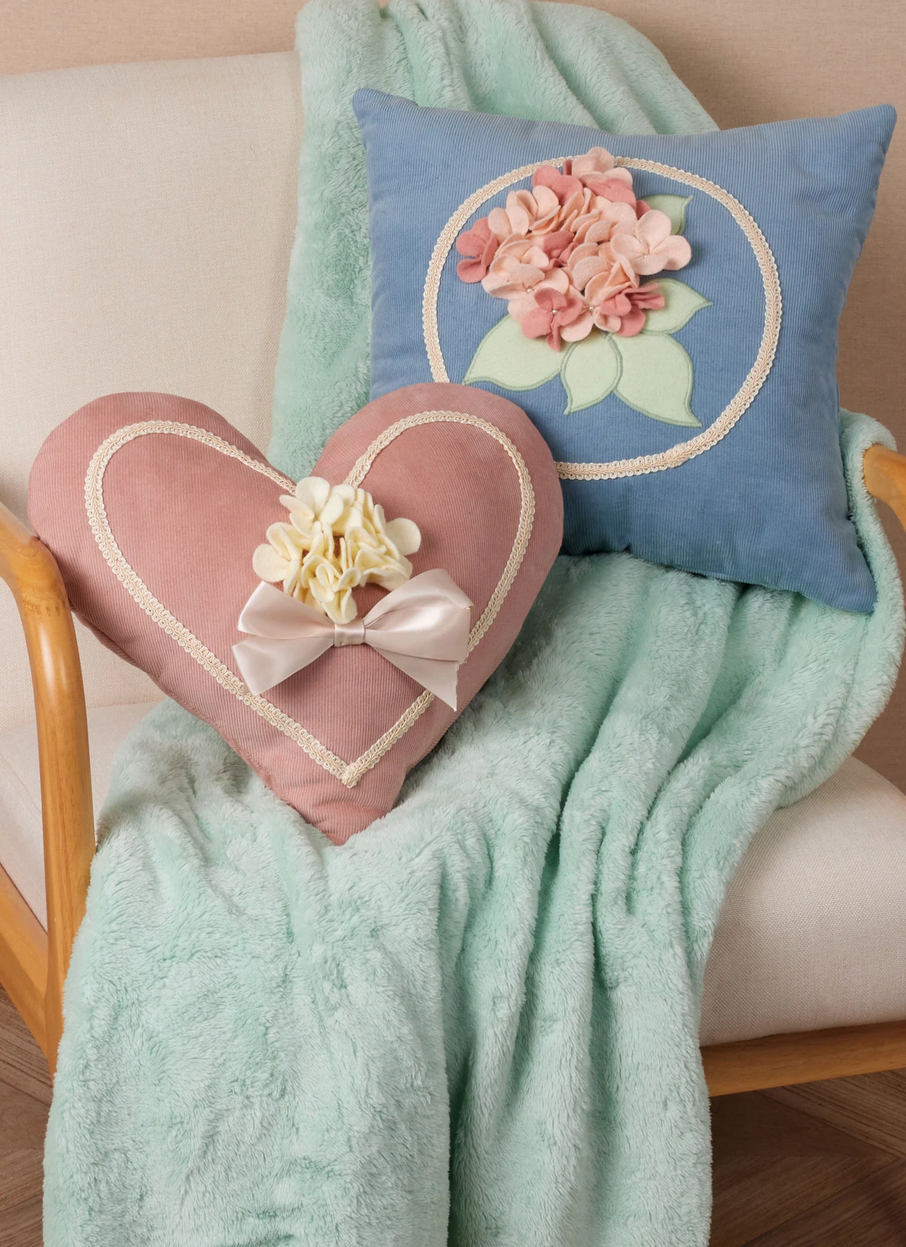 McCall's Sewing Pattern Pillows 3 McCall's Sewing Pattern Pillows