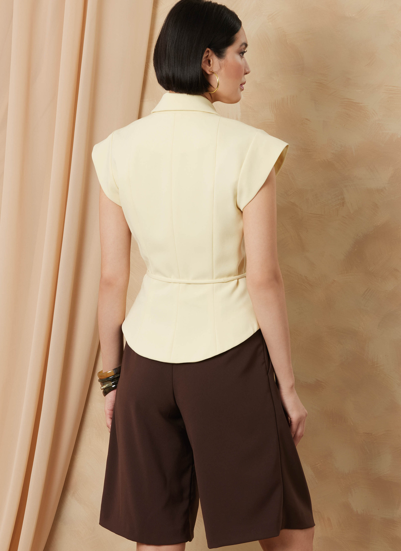 Vogue Patterns Misses' Structured Top With Tie Belt, Shorts And Pants 8 Vogue Patterns Misses' Structured Top With Tie Belt, Shorts And Pants