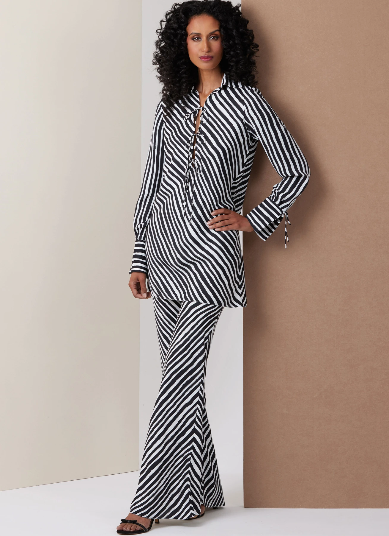 Vogue Patterns Misses' Tunic with Sleeve Variations and Pants (PDF) 5 Vogue Patterns Misses' Tunic with Sleeve Variations and Pants (PDF)