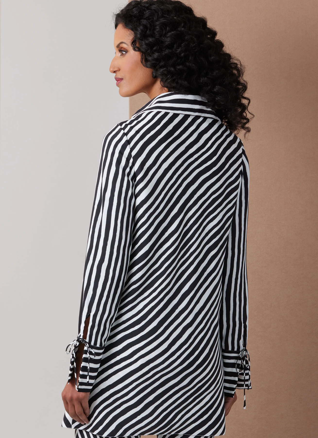Vogue Patterns Misses' Tunic with Sleeve Variations and Pants (PDF) 7 Vogue Patterns Misses' Tunic with Sleeve Variations and Pants (PDF)